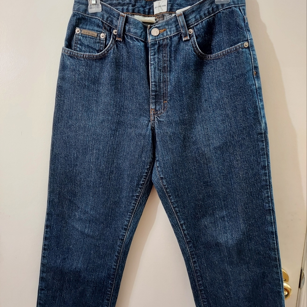 Women's Calvin Klein crop denim jean pants. Size 8.